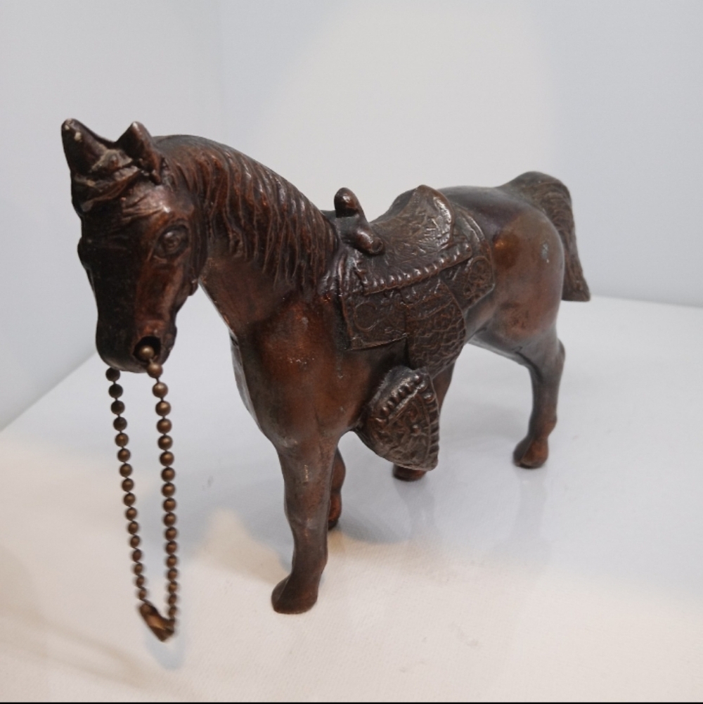 VTG Bronze Brown Metal 6"W 4"Tall Horse Figurine w/ Chain Accent Detailed Saddle